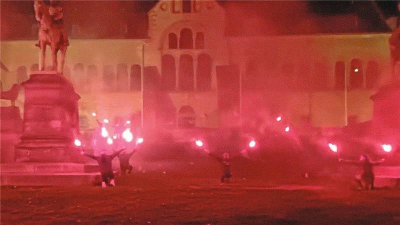 Das sagt OB Schwerdtner zu Reichsbürgern an der Kaiserpfalz Dieser Ausschnitt ist aus einem Video, das in den sozialen Medien kursiert. Organisator war ein gewisser „Benni der Preuße“ aus dem „Herzogtum Braunschweig“. Foto: Kristin Heine