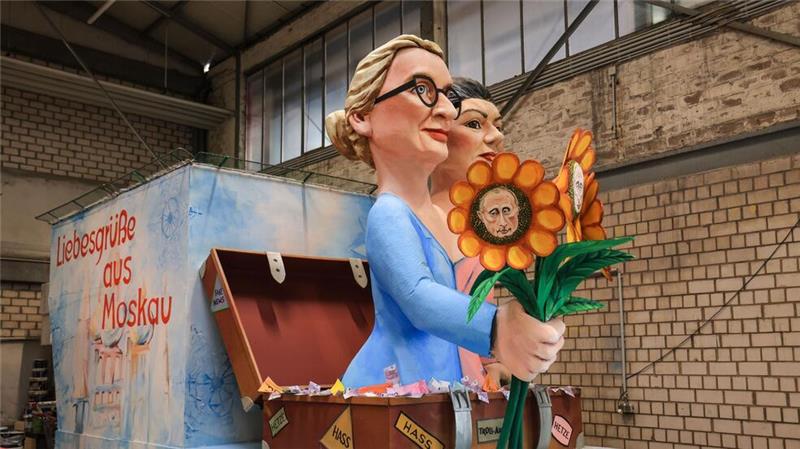 BKA zu Karneval: Keine konkreten Hinweise auf Anschlagspläne Dieser Motivwagen soll beim diesjährigen Rosenmontagszug in Köln die Jecken erheitern.