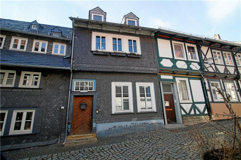 Goslarer Fensterstreit: „Da wiehert der deutsche Amtsschimmel“ Dieses Haus in der Gosestraße soll laut Denkmalschutz dunkle Fenster bekommen. Archivfoto: Epping