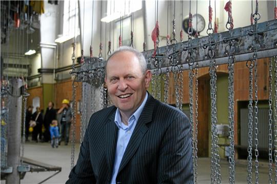 Dieses Revier bereitet ihm sichtlich Freude: Welterbechef Gerhard Lenz in der Waschkaue am Rammelsberg.  Foto: Kleine