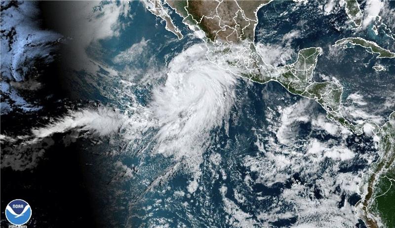 „Hilary” erreicht im Pazifik Hurrikan-Stufe vier Dieses von der National Oceanic and Atmospheric Administration (NOAA) zur Verfügung gestellte Satellitenbild zeigt den Hurrikan «Hilary» vor der Pazifikküste Mexikos.