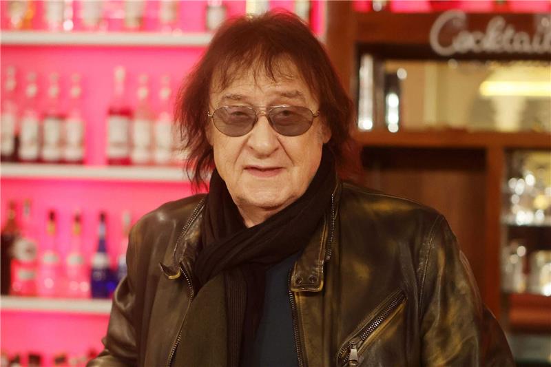 Ex-Puhdys-Sänger Dieter Birr: „Ich mache weiter” Dieter Birr, genannt Maschine, ehemaliger Sänger der DDR-Rockband Puhdys. Der Künstler wird am 18. März 80 Jahre alt.