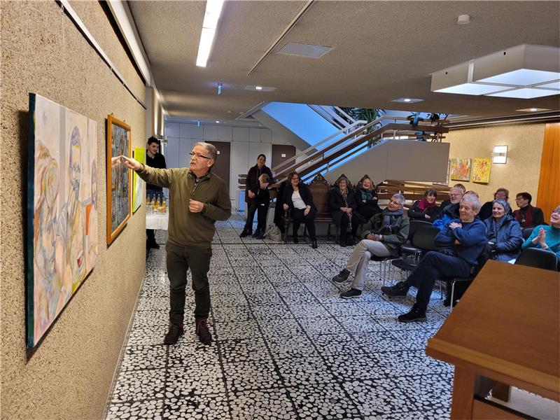 Neue Ausstellung in Bad Harzburger Rathaus-Galerie Dieter Drewitz zeigt sein „Lebens-Puzzle“, wie er es nennt – eine Collage, auf der seine Familie und seine Vorbilder, aber auch seine Erinnerungen und Träume festgehalten sind. Foto: Exner