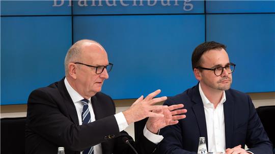 Dietmar Woidke, Brandenburgs Regierungschef, und Jan Redmann, CDU-Landesvorsitzender, präsentieren ihre Ziele für eine gemeinsame Koalition.