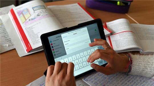 Digitales Aufrüsten: Die 21 Landkreis-Schulen haben viel Fördergeld in ihre Ausstattung investiert.