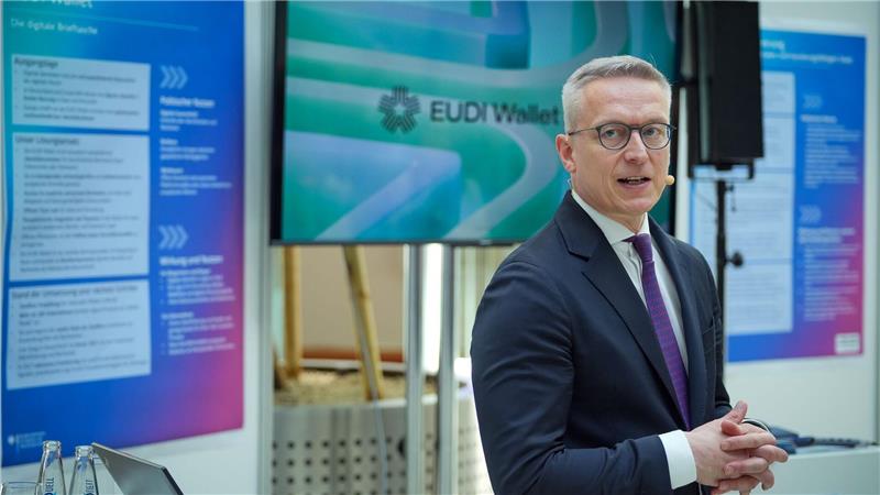 Digitalminister Karsten Wildberger (CDU) ist verantwortlich für die Einführung der EUDI-Wallet in Deutschland. Er hat sich auf das Startdatum 2. Januar festgelegt. (Archivbild)