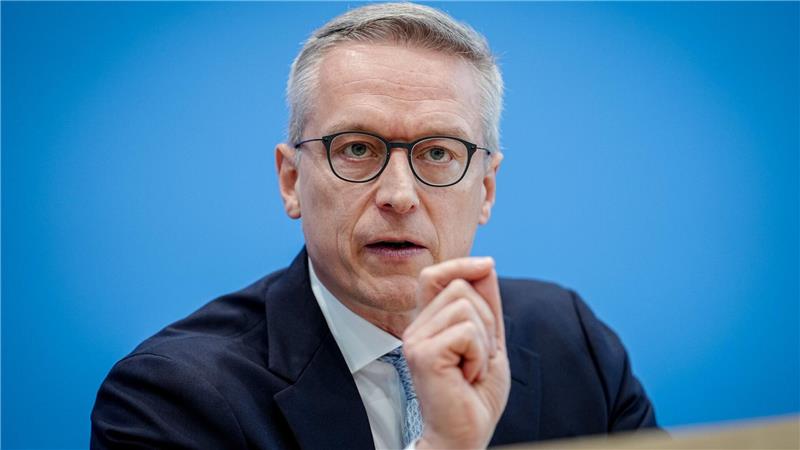 Digitalminister Karsten Wildberger (CDU) sagt, das neue KI-Sicherheitsinstitut solle etwas anders aufgestellt werden als eine klassische Behörde. Schnelligkeit und Expertise seien hier sehr wichtig. (Archivbild)