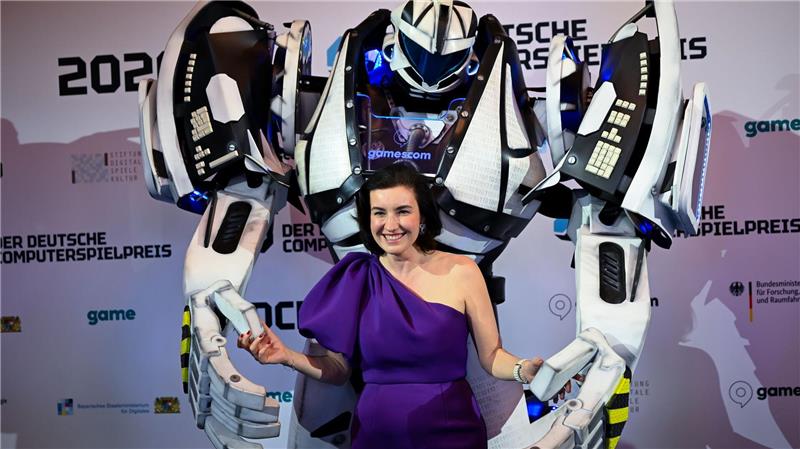 Digitalministerin Dorothee Bär (CSU) verkündete den Hauptgewinner. 