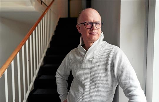 Dirigent Geir Lysne kommt mit der NDR-Bigband nach Goslar. Am Sonntag, 4. September, gibt es ein gemeinsames Konzert mit dem Pianisten Omar Sosa in der Kaiserpfalz. Foto: Haberland/NDR
