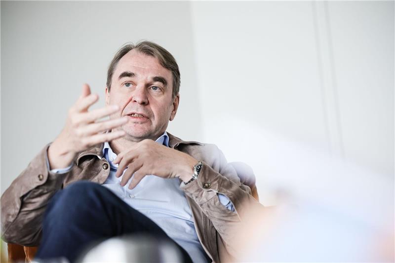 „Spiegel”-Chefredakteur will mehr publizistische Wucht Dirk Kurbjuweit rückte im Mai unerwartet an die Spitze der «Spiegel»-Redaktion.