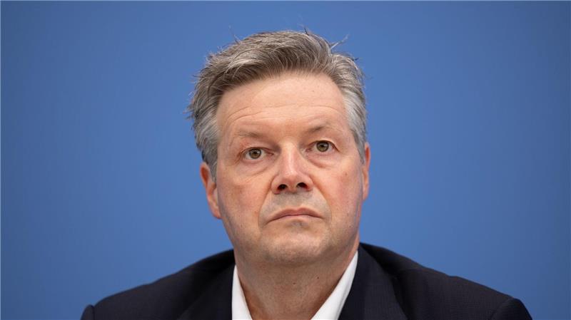 Dirk Rompf ist im DB-Konzern bekannt, war zu Zeiten von Ronald Pofalla Chef bei DB Netz. Die Eisenbahn- und Verkehrsgewerkschaft EVG will seine Berufung zum InfraGo-Chef verhindern.