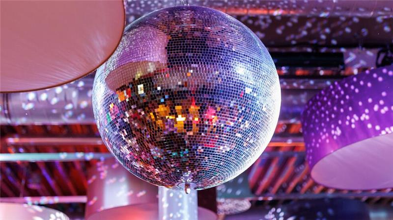 Discokugel adieu? Von einem Clubsterben ist derzeit öfter die Rede - der Nachtleben-Markt hat einige Probleme. (Archivbild)