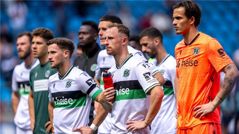 Doch auch Hannover 96 ließ erneut Punkt für den Aufstieg liegen. 