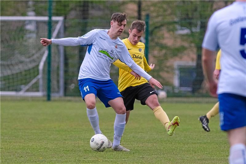Dominic-Luca Bahlo (li.) kann mit dem Goslarer SC 08 mit einem Sieg gegen die SG Roklum-Winnigstedt den vierten Platz übernehmen. Diesen will der VfL Oker in Salder aber verteidigen. Foto: Drechsler