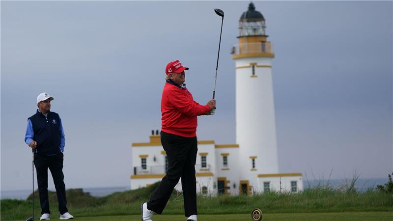 Donald Trump besitzt in Großbritannien zwei Golfanlagen. (Archivbild)