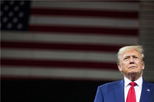 Donald Trump ist auf Bundesebene im Zusammenhang mit versuchtem Wahlbetrug angeklagt.