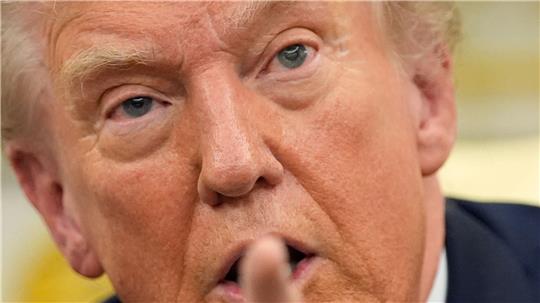 Donald Trump ist erbost darüber, dass Nato-Partner seinen Iran-Krieg nicht stärker unterstützen. Nun will er Konsequenzen prüfen. (Archivbild)