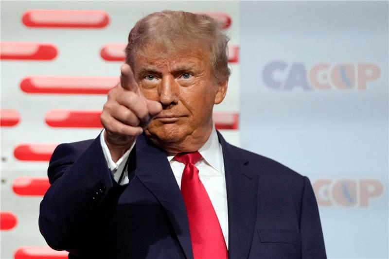 Georgia: Mitangeklagter von Trump bekennt sich für schuldig Donald Trump ist im US-Bundesstaat Georgia mit einer Anklage konfrontiert.