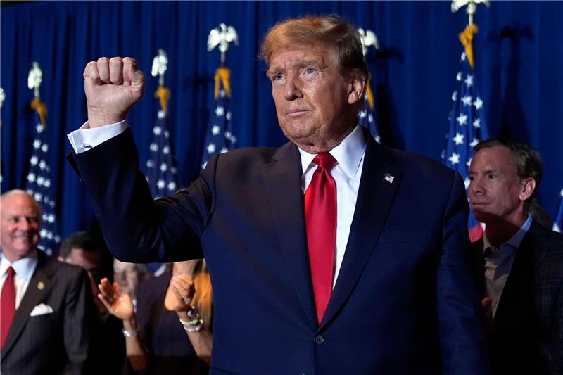 Vorwahl in Michigan: Dämpfer für Biden - Auch Trump gewinnt Donald Trump lieferte sich mit Nikki Haley ein weiteres Duell um die Nominierung seiner Partei für die Präsidentenwahl (Archivbild).