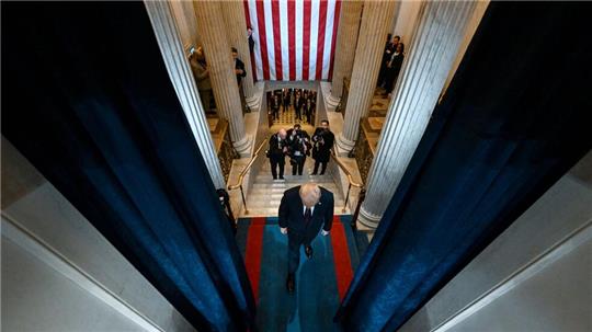 Donald Trump will unmittelbar nach seiner Vereidigung als US-Präsident folgenschwere Entscheidungen treffen. 
