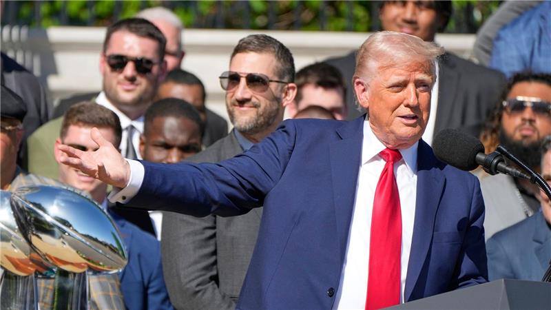 Ohne Quarterback Hurts: Trump empfängt Eagles im Weißen Haus Donald Trump würdigte die Eagles für ihren Sieg im Super Bowl.