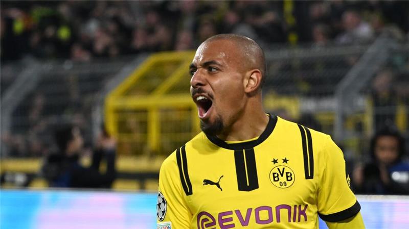 Joker Malen erlöst Dortmund: „Gehen glücklich nach Hause“ Donyell Malen bejubelt seinen Treffer.