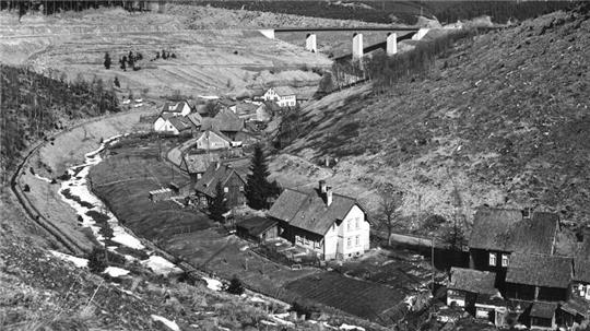 Dort, wo heute der Okerstausee ist, liegt bis vor 70 Jahren der Ort Alt-Schulenberg.