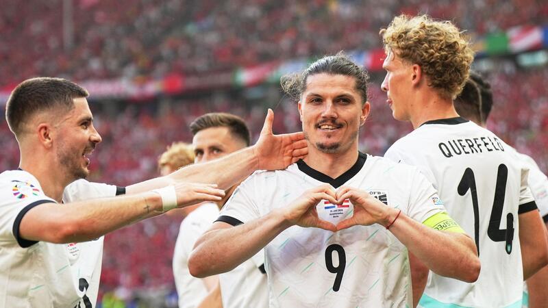 „Unglaublich“: Rangnicks Österreicher verderben Oranje-Party Dortmunds Marcel Sabitzer (M) erzielte den Siegtreffer für Österreich.