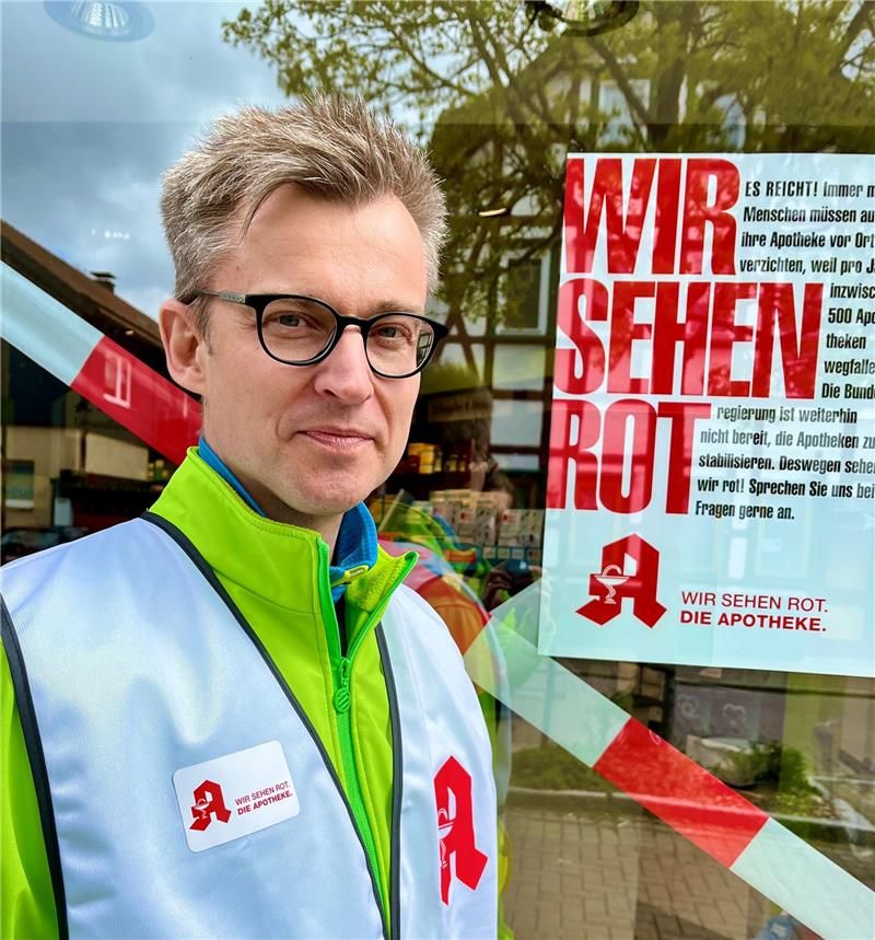 Aktionswoche gegen „Sparpolitik“: Apotheken „sehen rot“ Dr. Christian Braem-Neuwald, Apotheker in Braunlage, beteiligt sich an der Aktionswoche. Foto: Privat