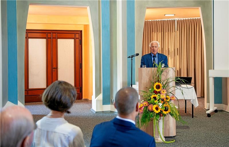 60 Jahre Abschluss: TU Clausthal verleiht Diamant-Diplome Dr. Hans-Eike Wiemer hält die Rede für den Abschlussjahrgang 1963. Foto: Dell'Aquila/TU Clausthal
