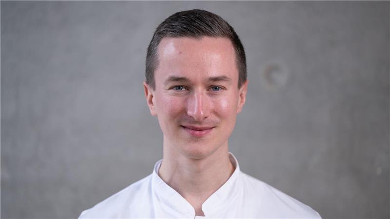 Dr. Timmy Strauß betreut als Arzt am Universitätsklinikum Dresden Patienten, die an einer Seltenen Erkrankung leiden. 