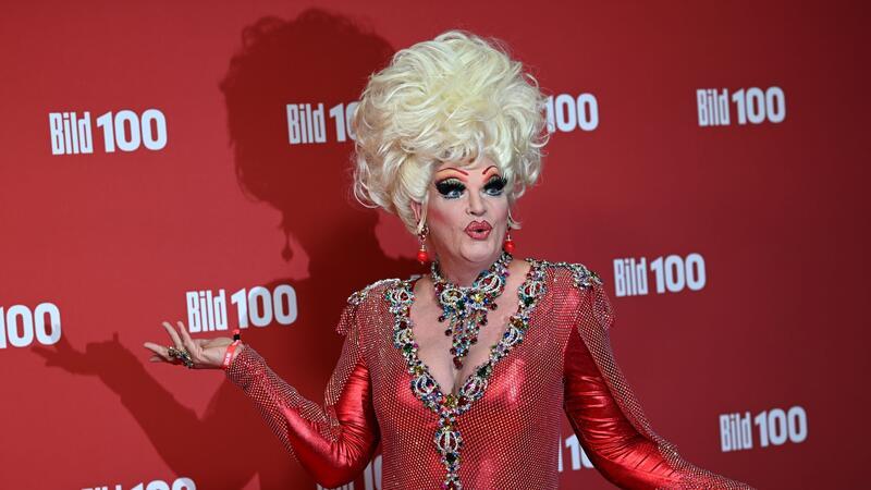 Olivia Jones: Aussagen von Luke Mockridge „absolutes No-Go“ Dragqueen Olivia Jones hat Luke Mockridge, für dessen Äußerungen über die Paralympics, kritisiert.