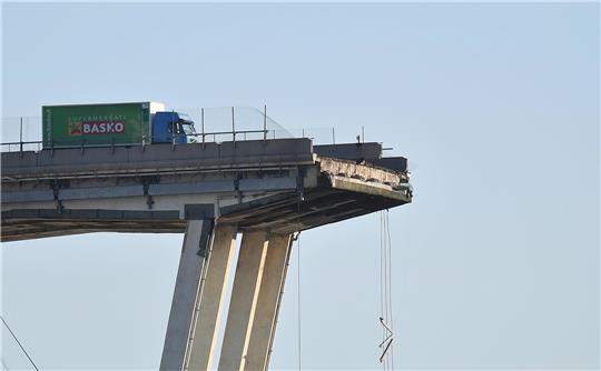 Drama in Genua: Vor fast vier Jahren stürzte die Morandi-Brücke ein. 43 Menschen starben. Foto: Luca Zennaro/EPA-EFE