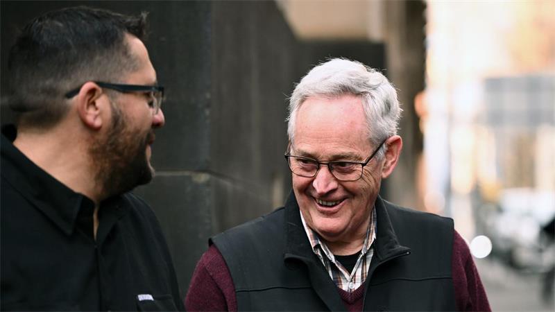 Drei Menschen kamen infolge des Mittagessens ums Leben, nur Pastor Ian Wilkinson überlebte schwer erkrankt.