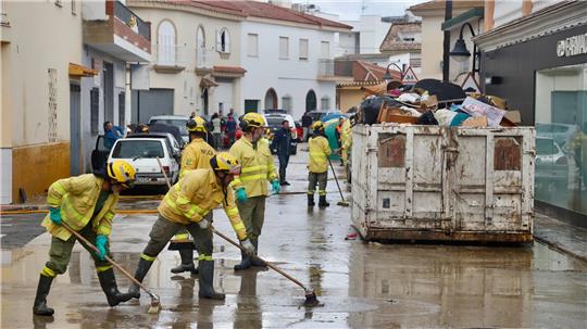 Drei Menschen starben durch Hochwasser nach heftigen Regenfällen in Südspanien.