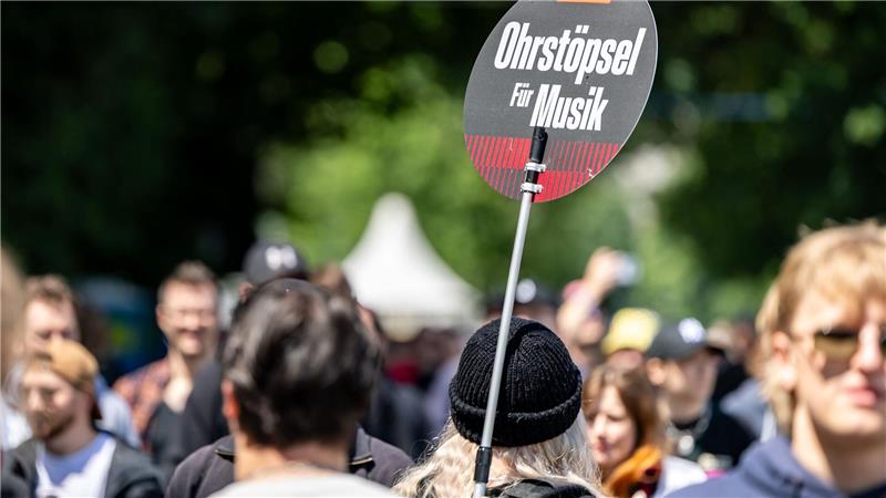 Festival-Saison startet mit Rock im Park und Rock am Ring Drei Tage laut Musik - das ist bei Rock im Park und Rock am Ring Programm.