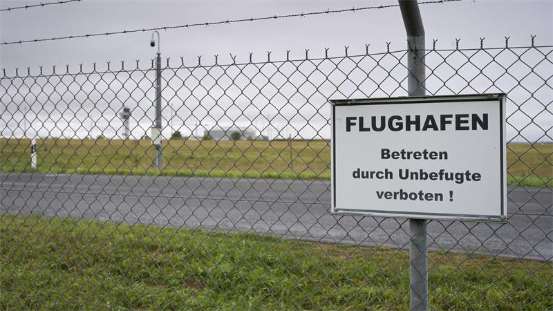 Drei russische Antonow-Frachtflugzeuge stehen wegen der EU-Sanktionen seit 2022 am Flughafen Leipzig/Halle und dürfen nicht starten.