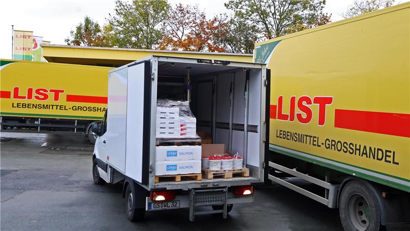 Wie der Fisch aus Bremerhaven im Goslarer Kühlhaus landet Dreimal pro Woche holen die List-Mitarbeiter Ware aus Bremerhaven.