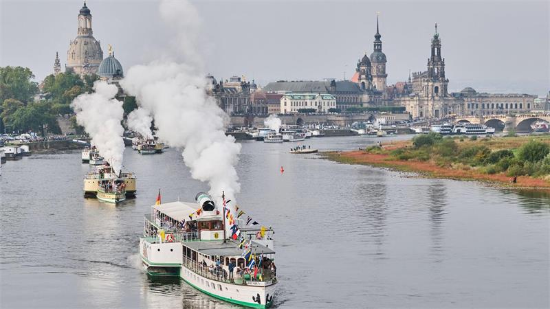 Dresdner Weiße Flotte startet Parade zum 190. Jubiläum