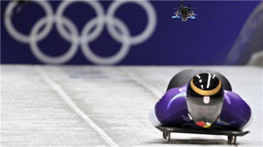 Drohne im Eiskanal: Bei diesen Winterspielen setzen die Verantwortlichen auf spektakuläre Bilder.