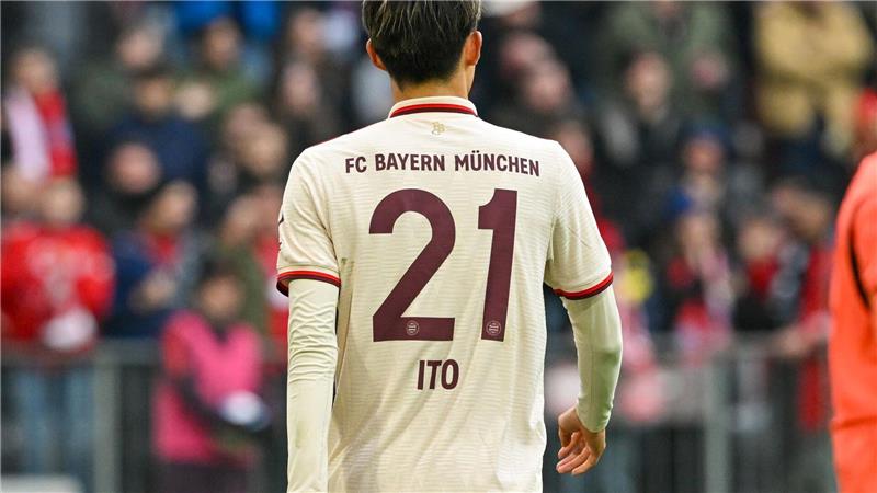 Bayern jubelt dank Doppelpacker Sané - Aber Abwehr-Sorgen Droht der nächste lange Verletzungsausfall der Bayern zu werden: Hiroki Ito.