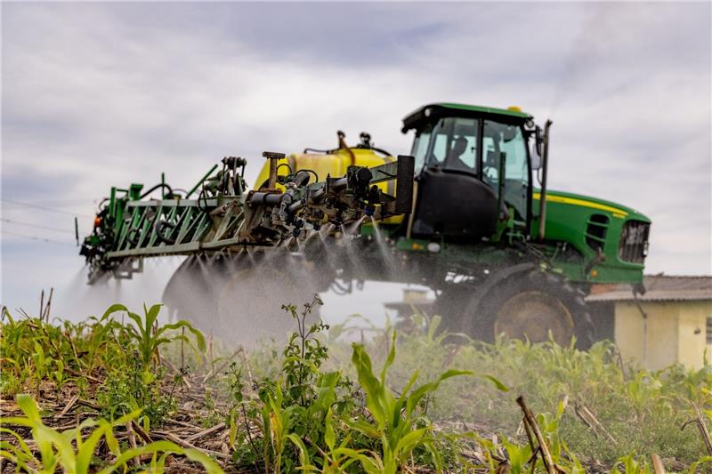 Studie: Immens gestiegener Stickstoff-Eintrag in die Ozeane Düngemittel-Einsatz in der Landwirtschaft. Die weltweiten Ammoniak-Emmissionen gehen fast ausschließlich auf den Agrarsektor zurück.