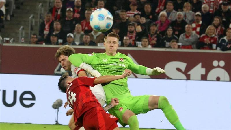 Düsseldorfs Kownacki musste ausgewechselt werden.