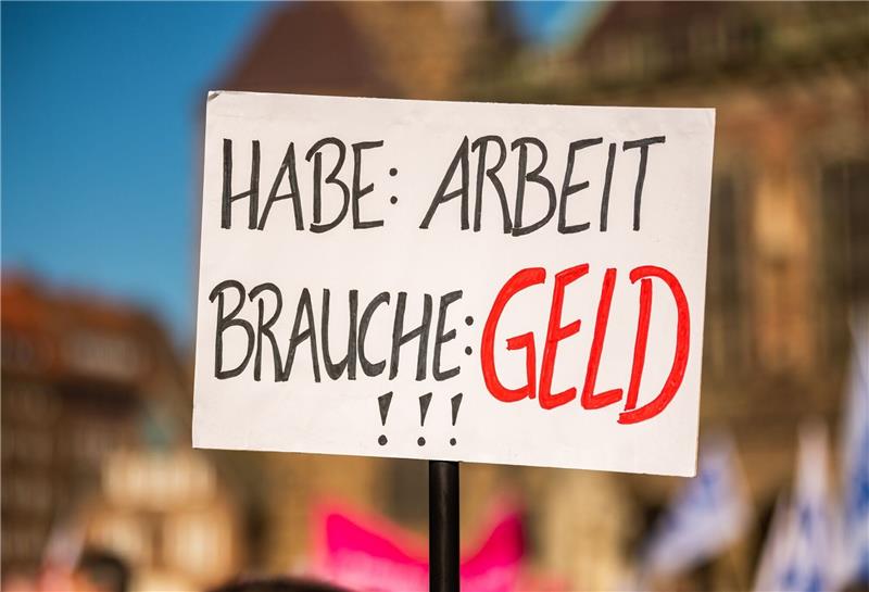 Tarifflucht: Massive Folgen für Staat und Beschäftigte Durch Tarifflucht von Arbeitgebern verliert der Staat Geld in Milliardenhöhe.