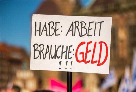 Durch Tarifflucht von Arbeitgebern verliert der Staat Geld in Milliardenhöhe.