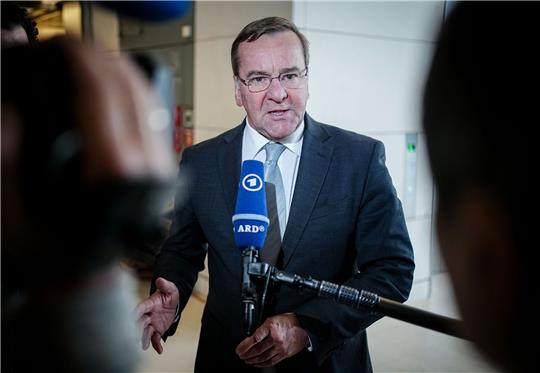 «Durch das Auswärtige Amt sind damit alle, die erreichbar waren, auch erreicht worden und haben sich auf den Weg zum Flughafen gemacht»: Verteidigungsminister Boris Pistorius.