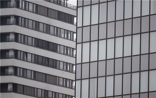 Durch den Homeoffice-Trend werden aktuell weniger Büroflächen gebraucht. Der Markt für diese Immobilien steht in vielen Ländern unter Druck.