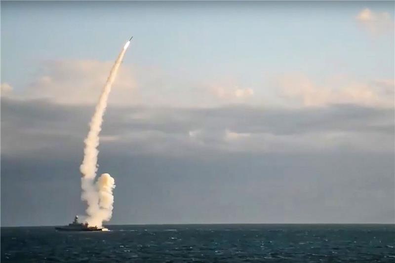 Raketenbeschuss: Kiew zu großen Teilen ohne Wasserversorgung Durch einen russischen Raketentreffer sind am Montag in der ukrainischen Hauptstadt große Teile der Wasserversorgung ausgefallen.