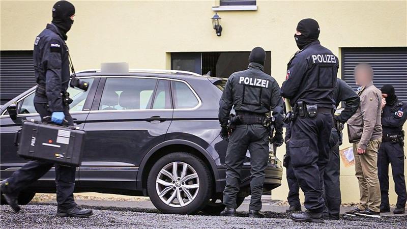 Durchsucht wurden Objekte in drei Bundesländern. 