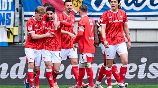 Durften einen Derbysieg bejubeln: Die Profis des 1. FC Kaiserslautern. 